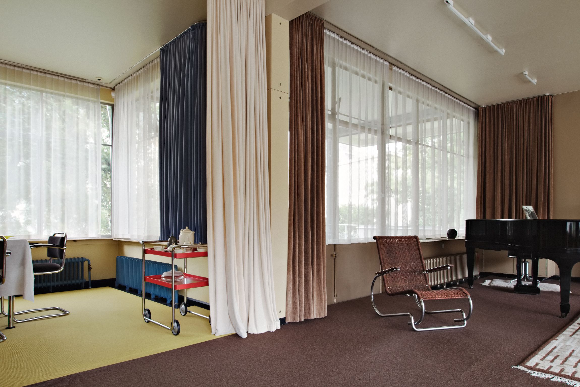 Sonneveld House, living room and dining room. Photo Johannes Schwartz Sonneveld House, living room and dining room. Photo Johannes Schwartz