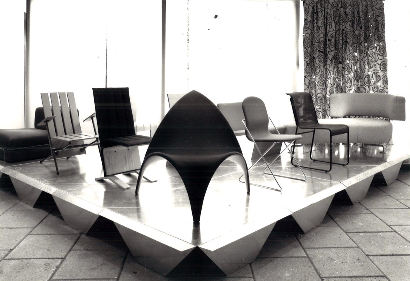 3xP: A Speculative Design History. From product and prototype to probe