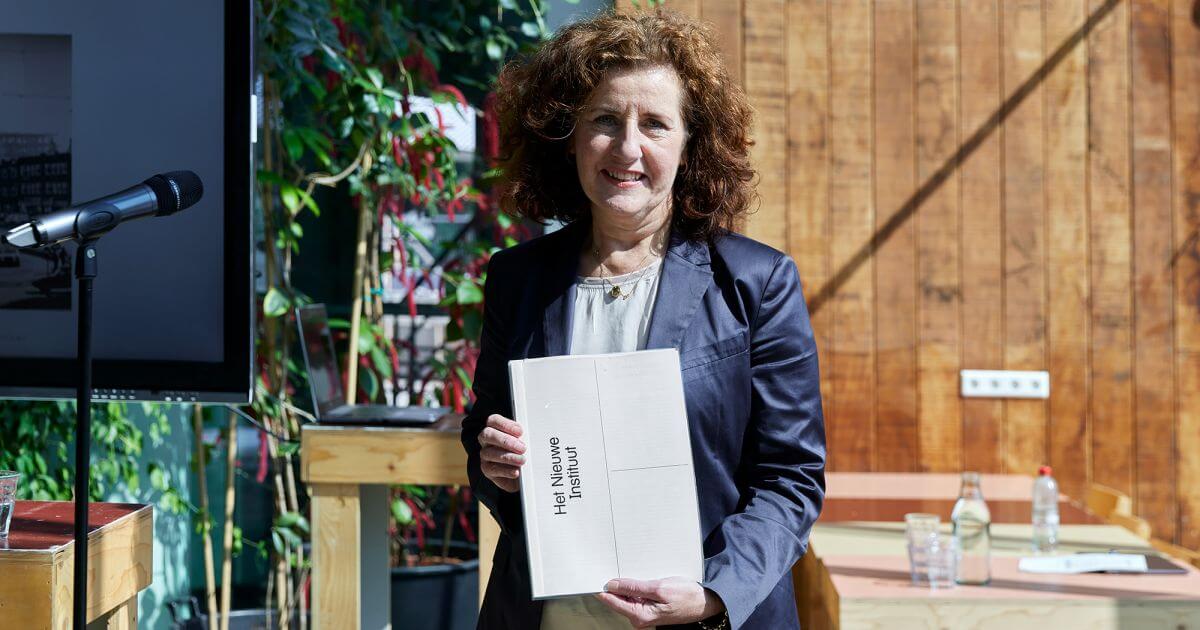 Minister van Onderwijs, Cultuur en Wetenschap neemt onderzoeksrapport